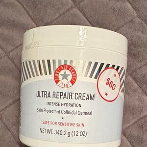 First Aid Beauty Ultra Repair Cream - White and Red